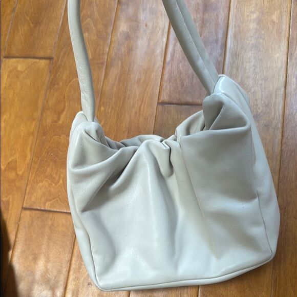 STAUD Felix Off White Leather Gathered Shoulder Bag - Picture 5 of 10
